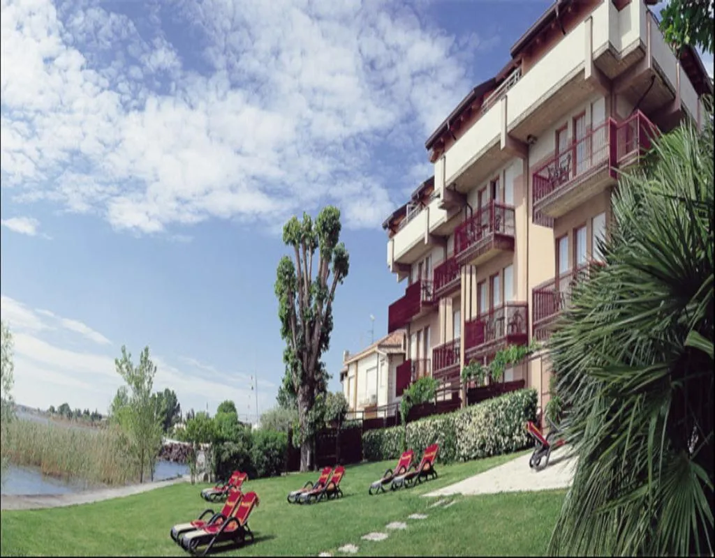Terrace, Smeraldo, Milan