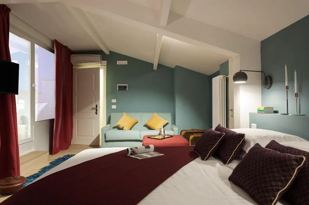 Room, B B Lorena Suites, Florence