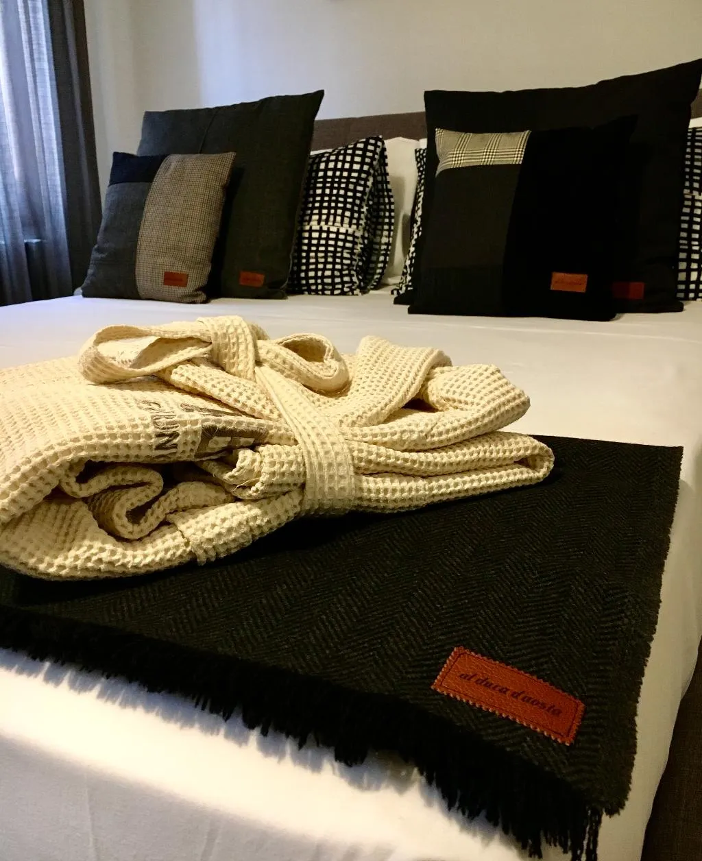 DOUBLE DELUXE CANAL VIEW Room, B&B Fortuny, Venice