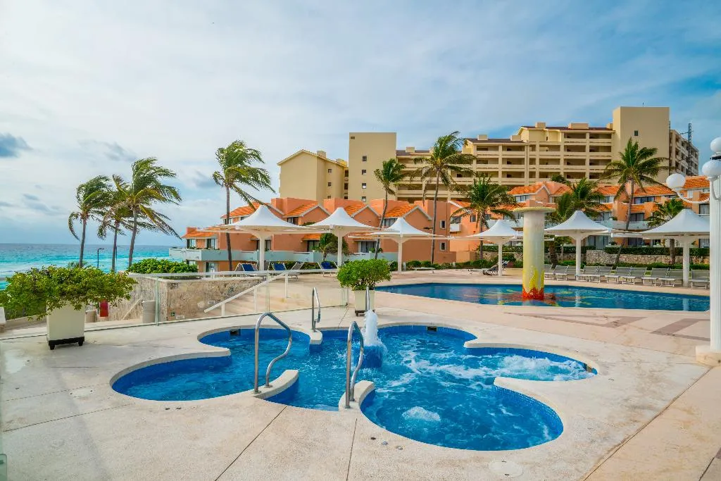 Pool, Wyndham Grand Cancun All Inclusive Resort & Villas, Cancun Area