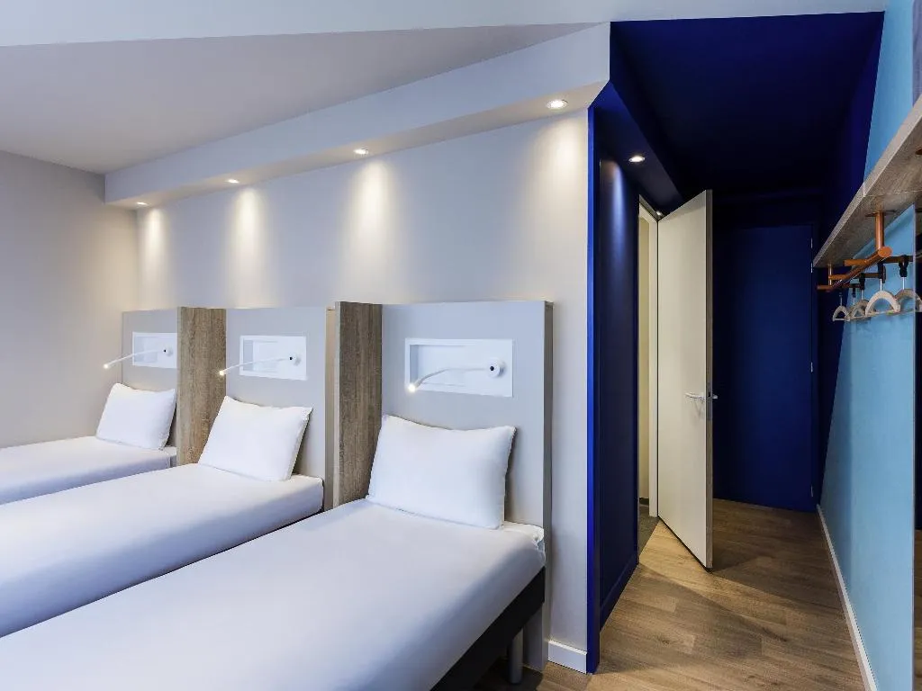 TRIPLE STANDARD Room, Ibis Budget Amsterdam City South, Amsterdam