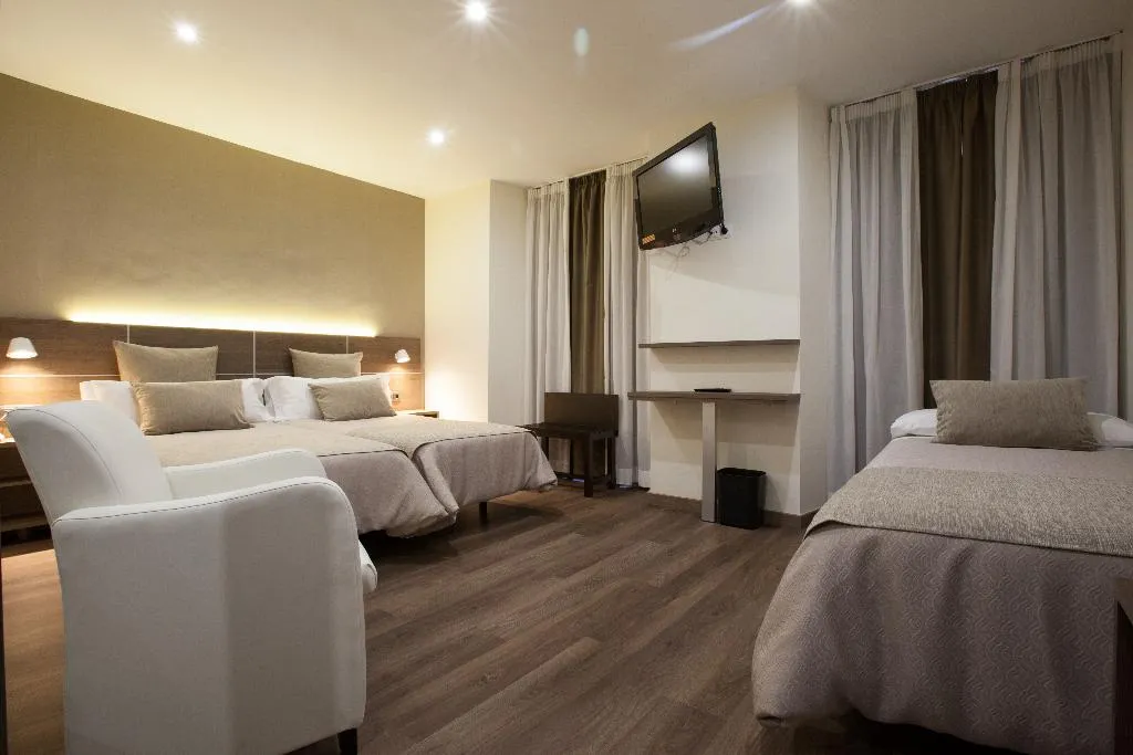 TRIPLE STANDARD Room, Don Paco, Costa Del Sol