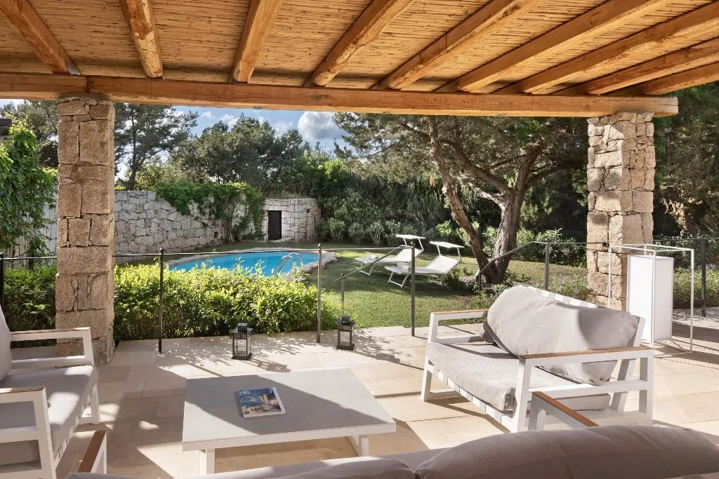 SUITE POOL VIEW Room, Grand Relais dei Nuraghi, Olbia