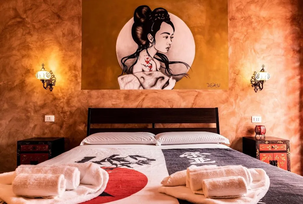 Room, Romantic Dreams, Naples