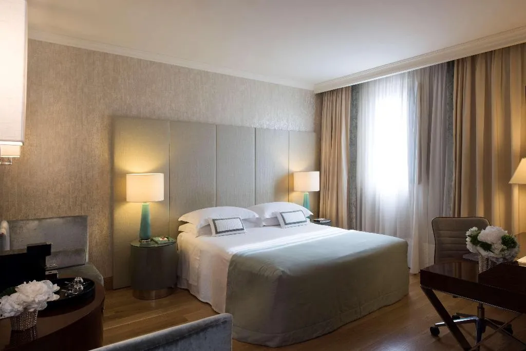 Room, Rosa Grand Milano - Starhotels Collezione, Milan