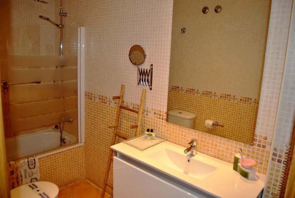 Room, Apartahotel Collarubio, Madrid