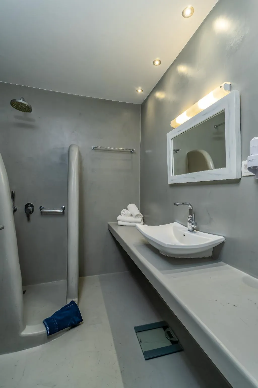 Double or Twin DELUXE Room, Central Fira Hotel, Santorini