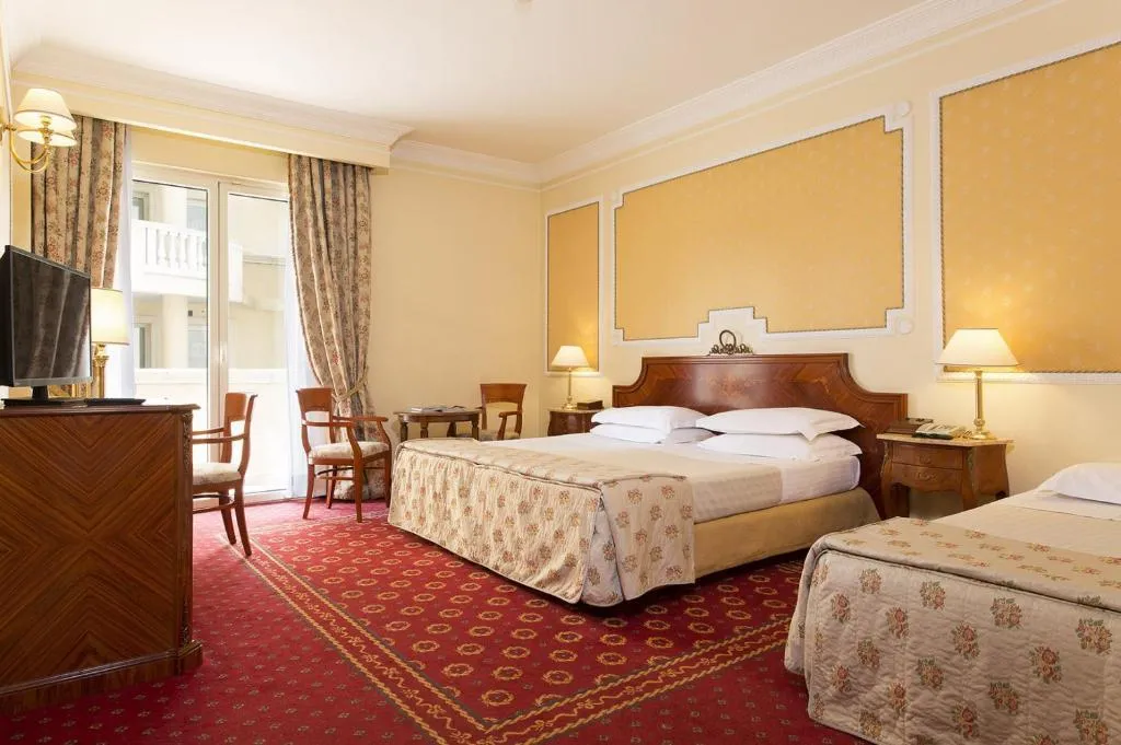 DOUBLE SUPERIOR Room, Grand Hotel Vanvitelli, Naples