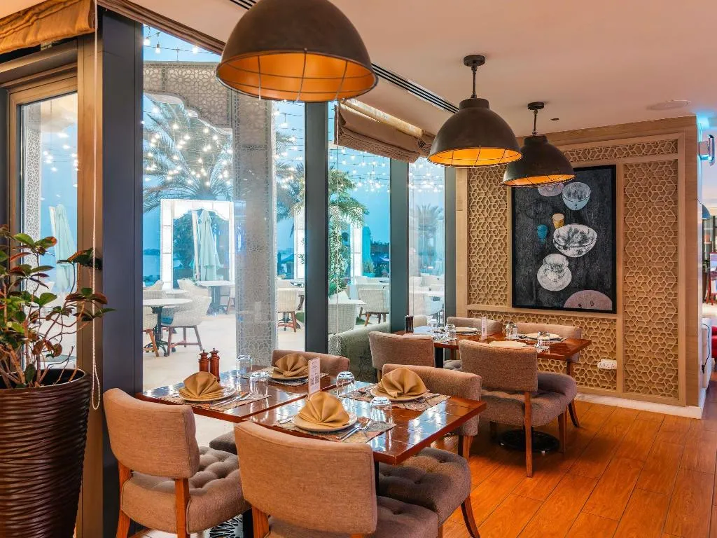 Restaurant, The Retreat Palm Dubai MGallery by Sofitel, Dubai