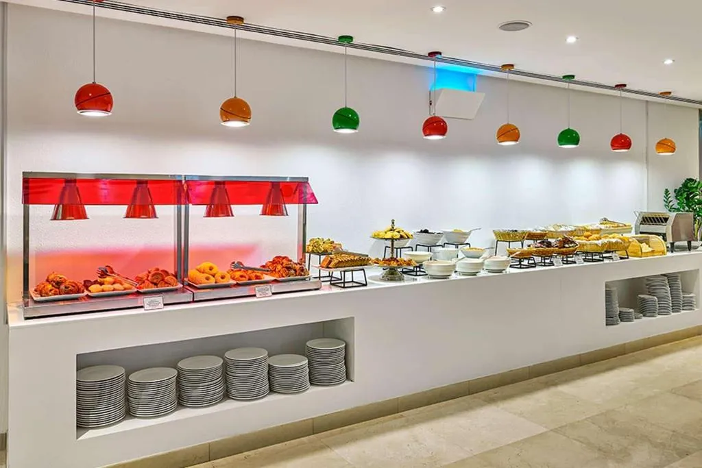 Restaurant, Ramada Hotel & Suites by Wyndham JBR, Dubai