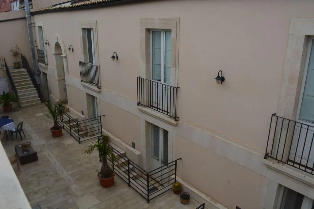 General view, Sbarcadero, Catania