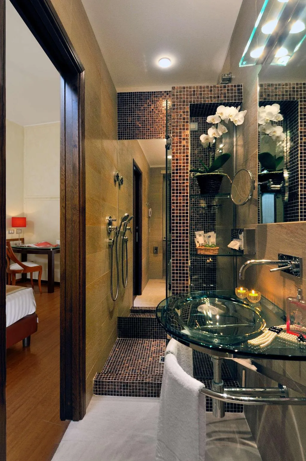 TRIPLE QUEEN SIZE BED Room, Best Western Hotel Piccadilly, Naples