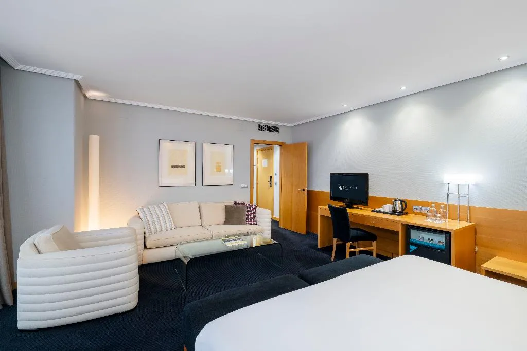 JUNIOR SUITE STANDARD Room, Eurostars Rey Alfonso X, Madrid