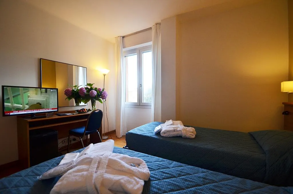 FAMILY ROOM STANDARD Room, Mistral 2 Hotel, Cagliari
