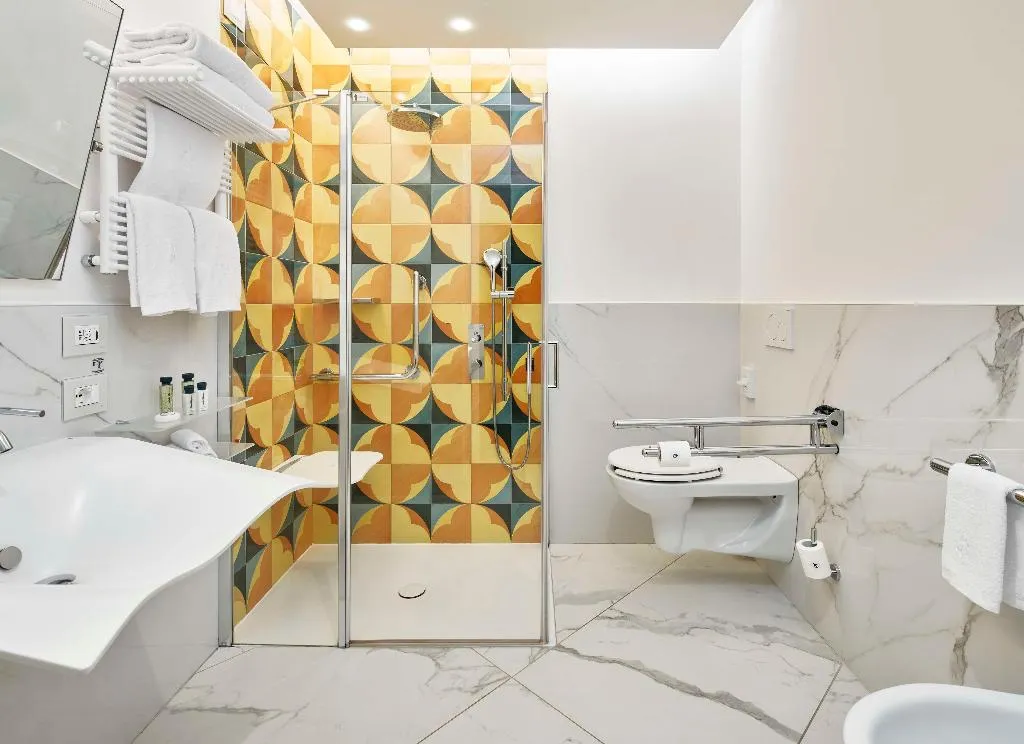 JUNIOR SUITE SEA VIEW WITH TERRACE Room, de Bonart Naples-Curio Collection by Hilton, Naples