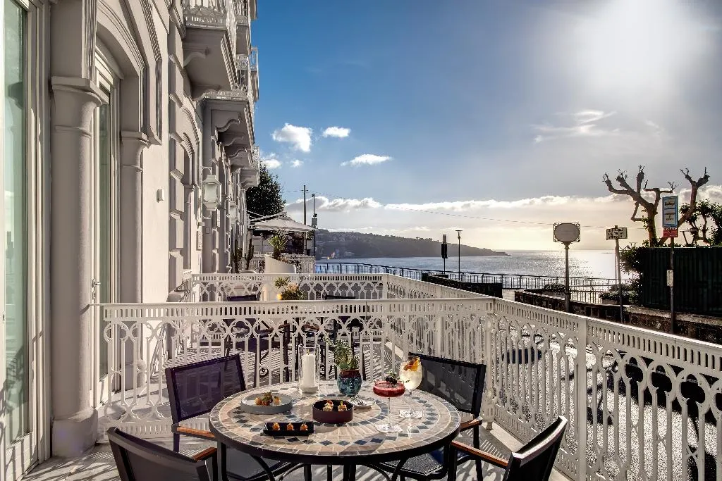FAMILY ROOM CLASSIC Room, Hotel Mediterraneo Sorrento, Naples