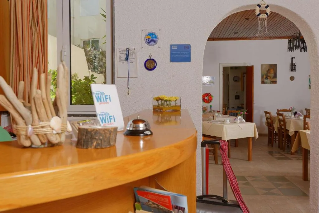 Bar, Zorbas, Crete