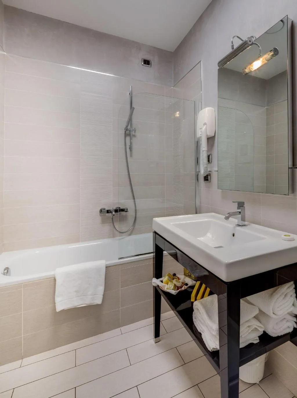 Double or Twin CONNECTING ROOM Room, Roma, Florence