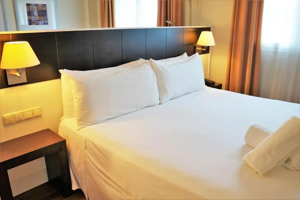 JUNIOR SUITE STANDARD Room, Port Valencia Feria, Valencia