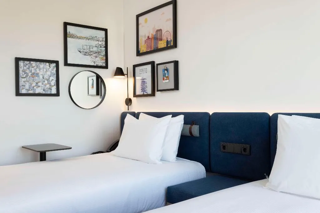TWIN STANDARD Room, Hampton By Hilton Malaga Martiricos, Costa Del Sol