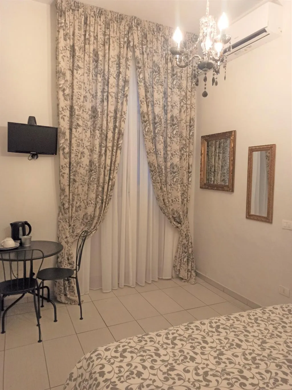 Double or Twin STANDARD Room, B&B Dei Decumani di Napoli, Naples