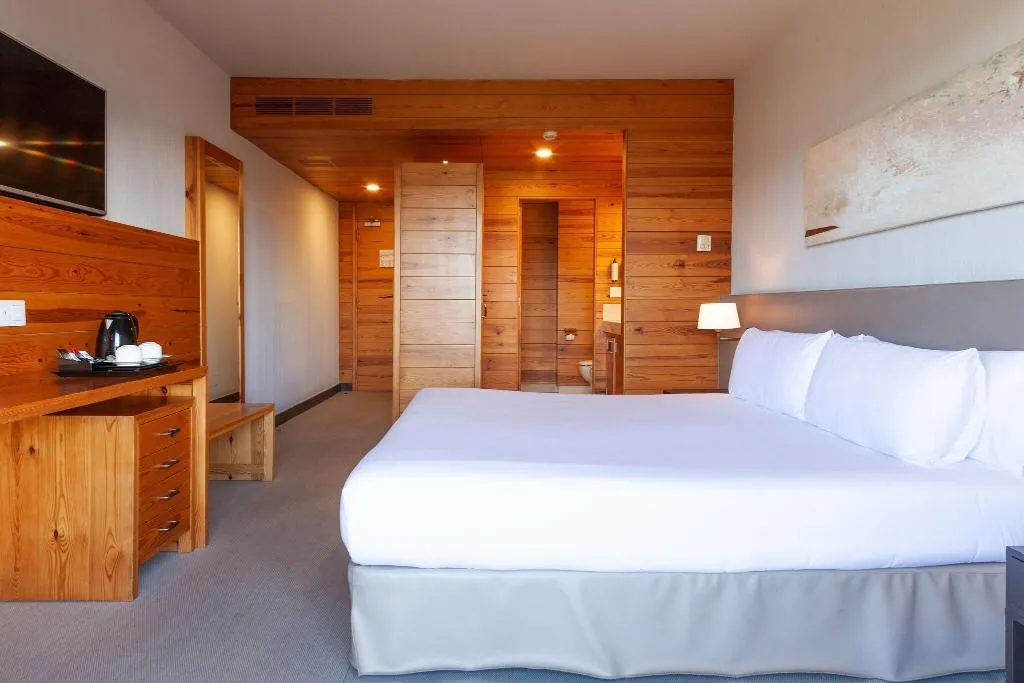 Room, Montanya Hotel & Lodge, Costa Brava