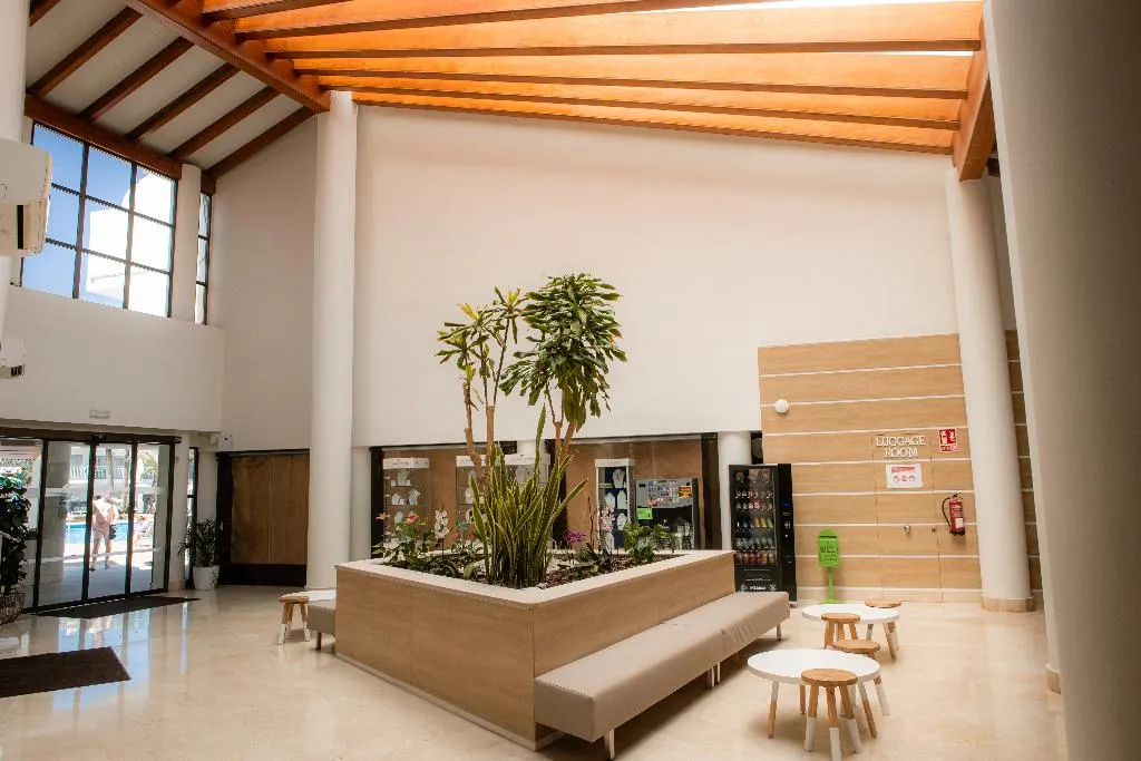 Lobby, Playas Cas Saboners, Majorca