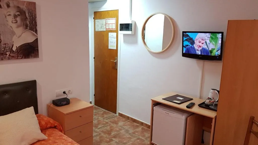 Room, Hostal Residencia Catalina, Costa Brava