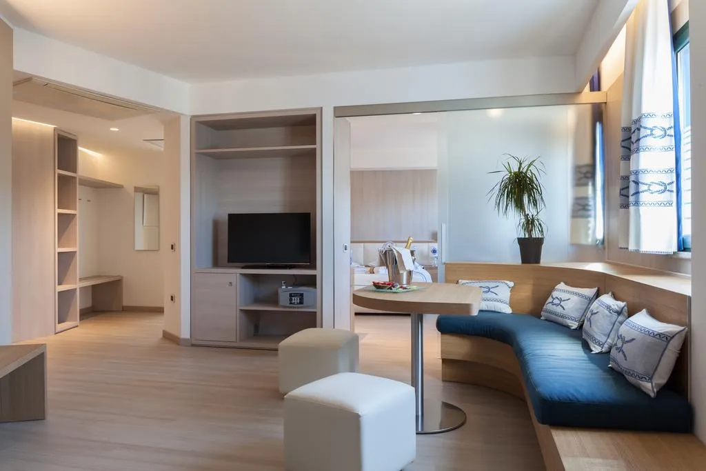 SUITE STANDARD Room, Mercure Olbia, Olbia