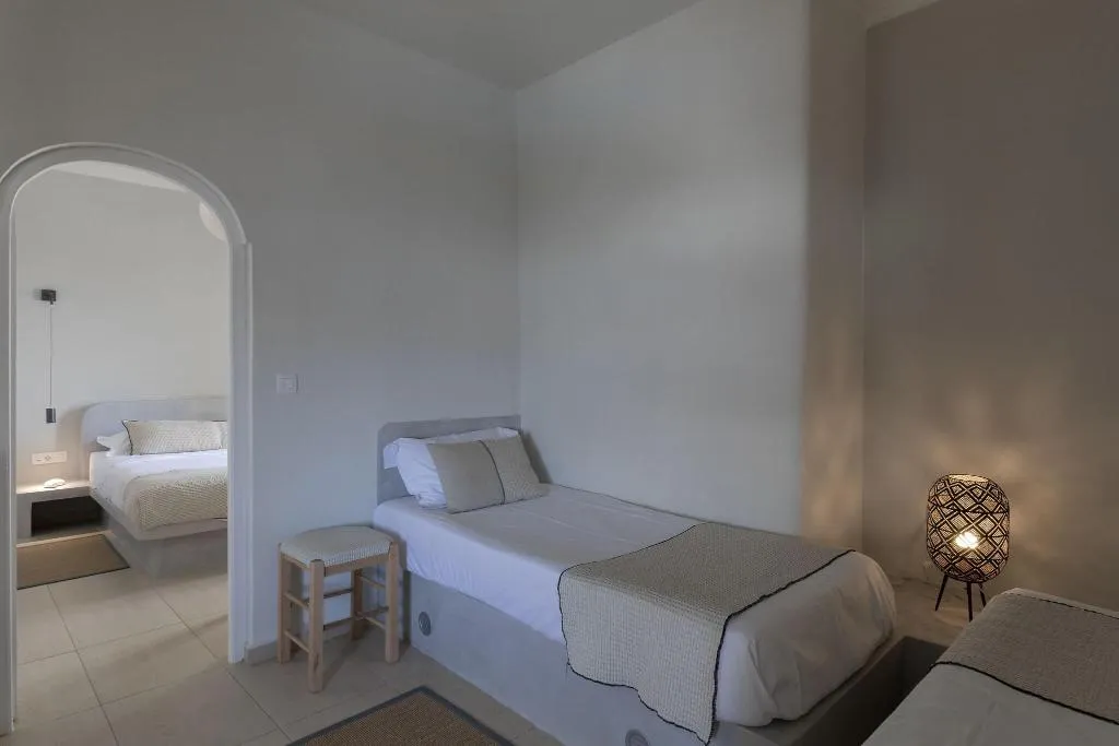 FAMILY ROOM THREE BEDS Room, Grand View Hotel, Santorini