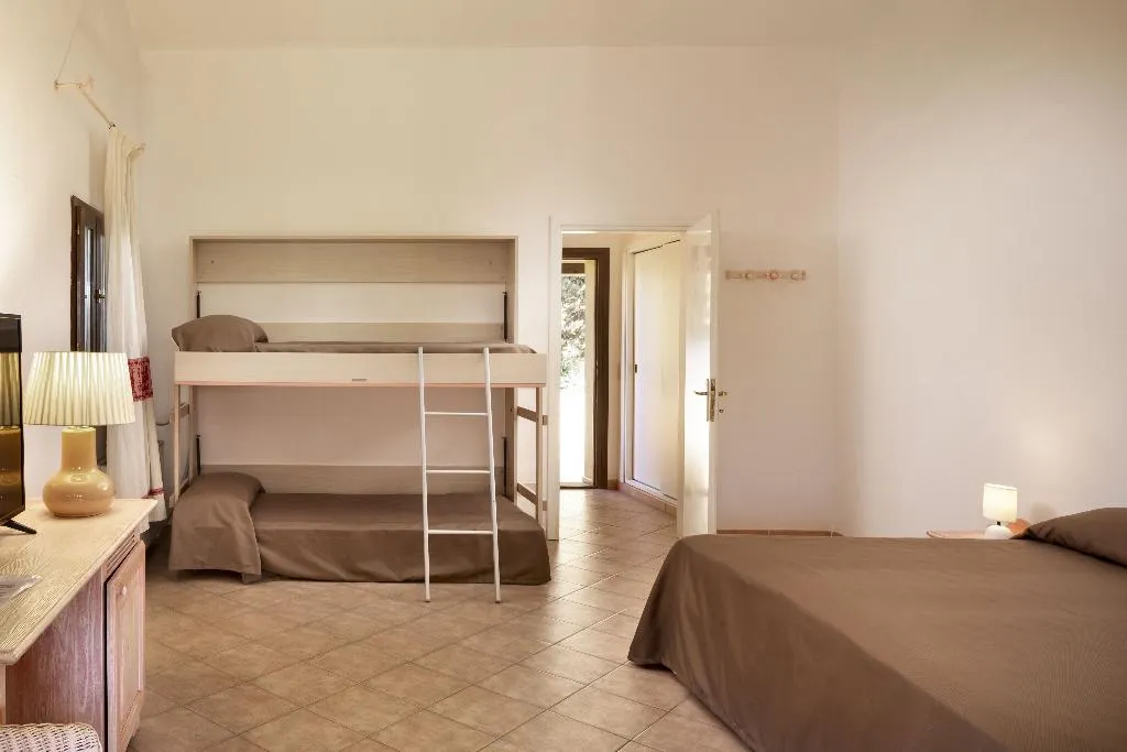 QUADRUPLE GARDEN VIEW Room, Hotel Sole Mare, Olbia