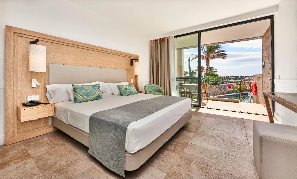 FAMILY ROOM SUPERIOR POOL VIEW Room, Insotel Punta Prima Resort & Spa, Menorca
