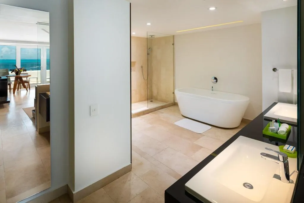 SUITE DELUXE Room, InterContinental Presidente Cancun Resort, Cancun Area