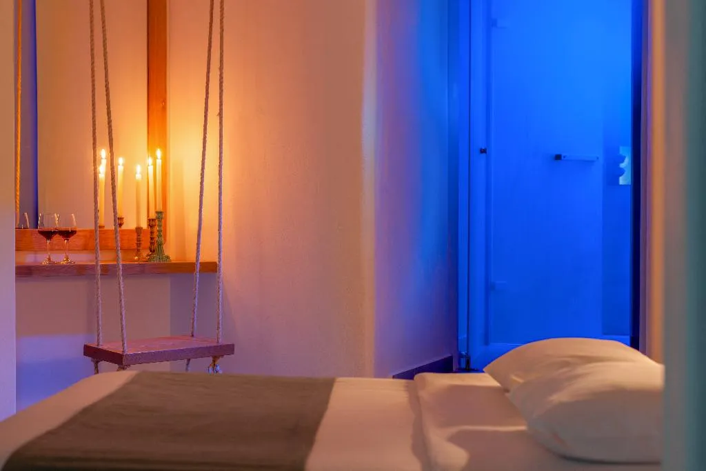 SUITE DELUXE WITH PRIVATE POOL Room, Neptune Luxury Spa Suites, Santorini