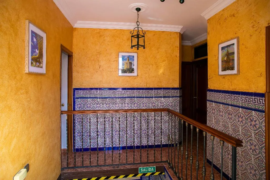 Lobby, Pensión dulces sueños, Seville