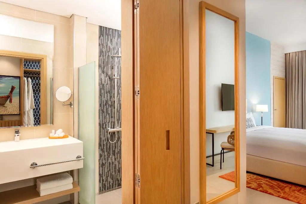 Double or Twin BUNK BED Room, Centara Mirage Beach Resort Dubai, Dubai