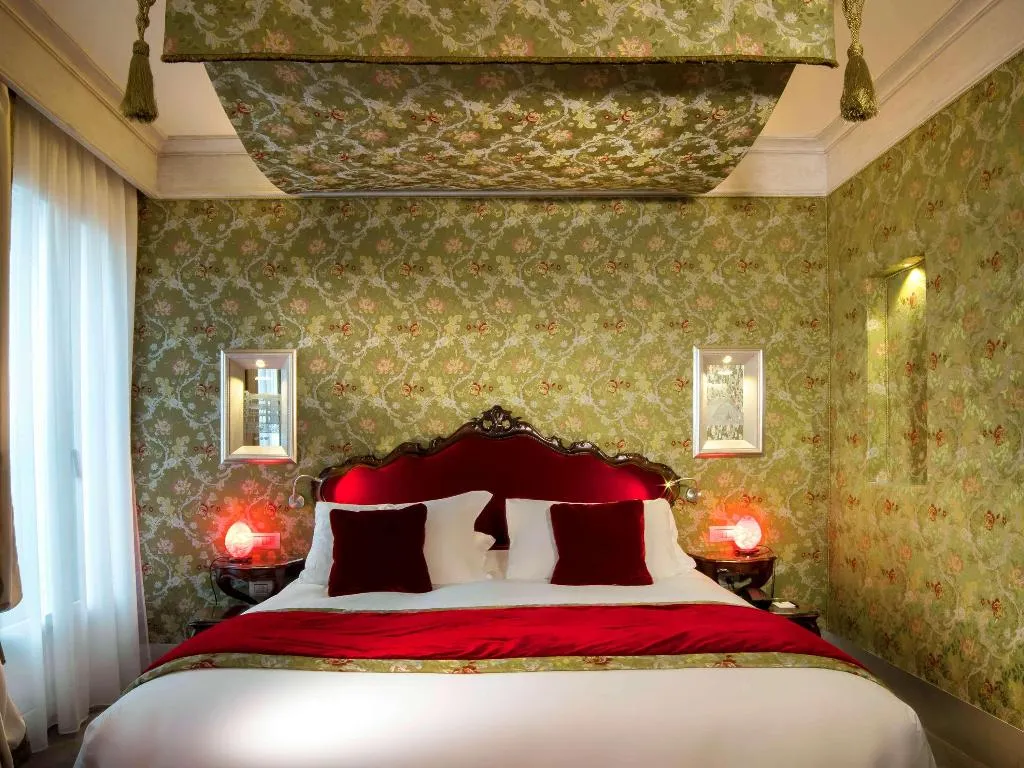 DOUBLE DELUXE CANAL VIEW Room, Papadopoli Hotel Venezia - MGallery Collection, Venice