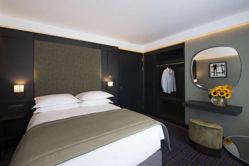 Room, President, Athens