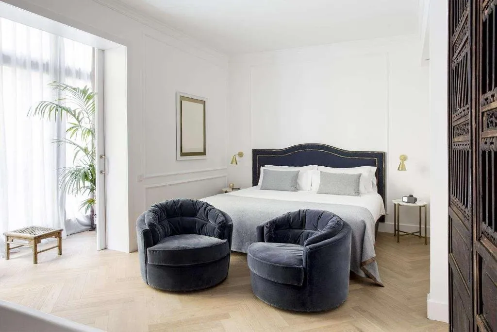 Room, Midmost Barcelona, Barcelona