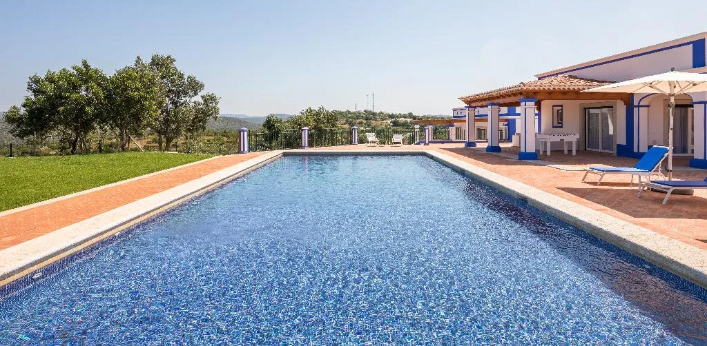 VILLA THREE BEDROOMS Room, Shantivillas, Algarve