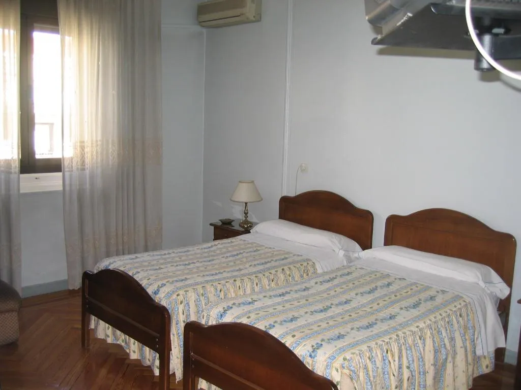 Double or Twin STANDARD Room, Hostal Splendid, Madrid