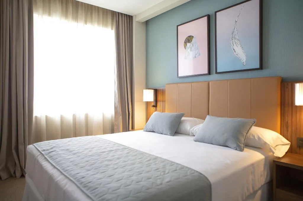 DOUBLE DELUXE SUPERIOR Room, Hotel Riu Plaza España, Madrid