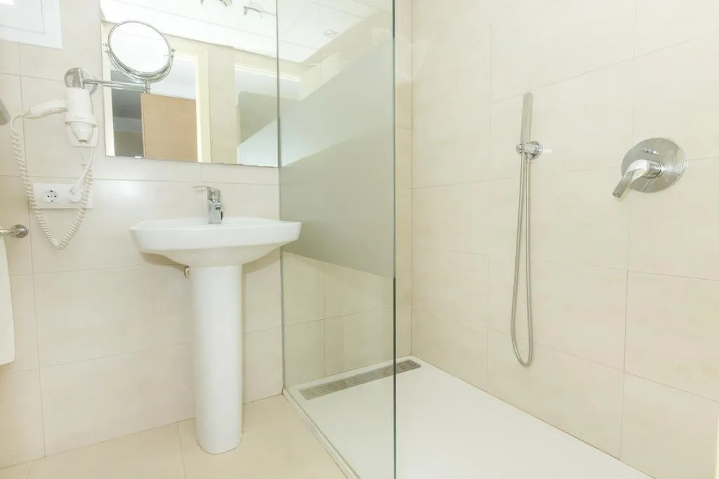 APARTMENT STANDARD Room, Flora, Majorca