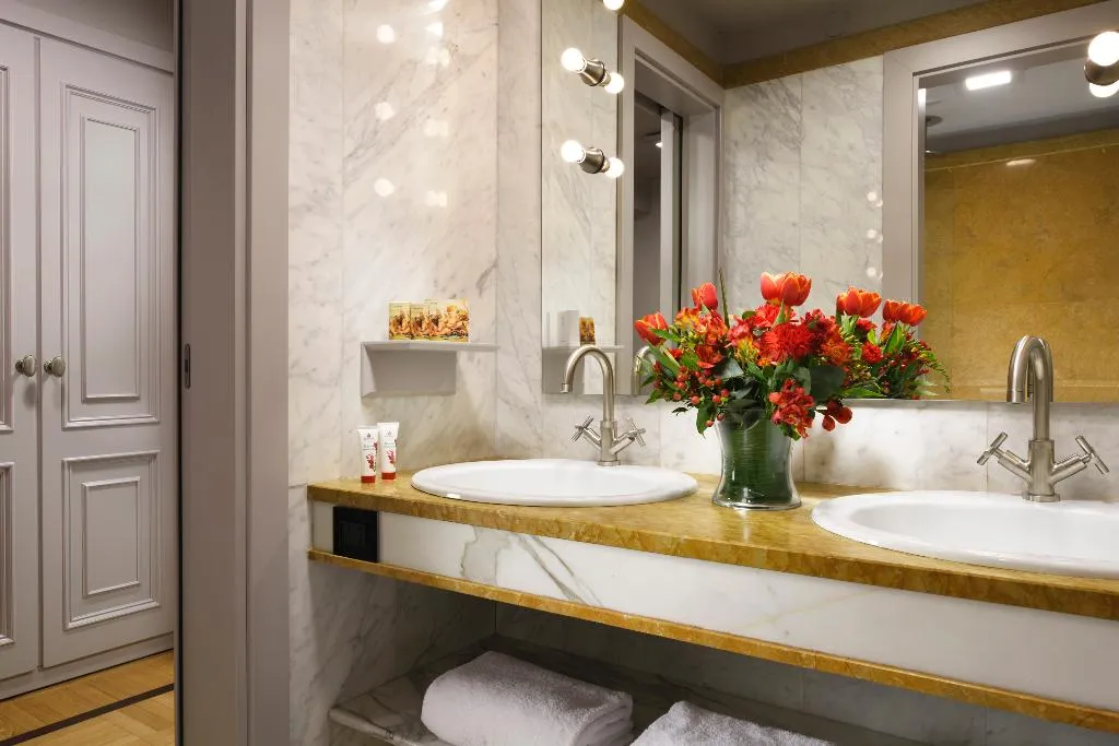 Double or Twin DELUXE SEA VIEW Room, Grand Hotel Parker's, Naples