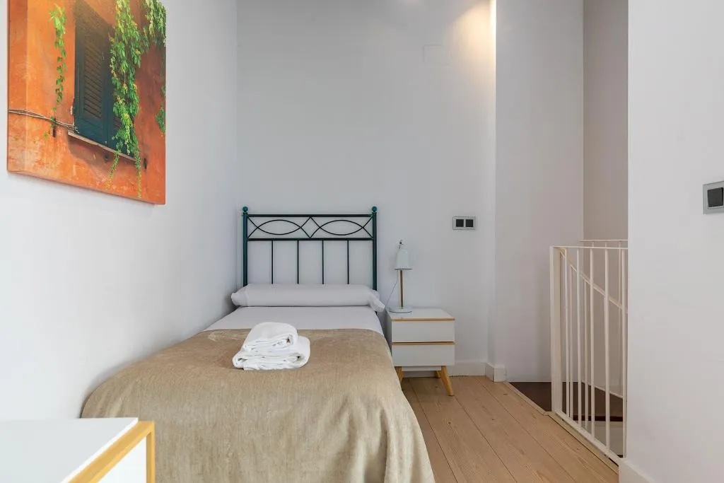 APARTMENT DUPLEX Room, Holiday Rentals Tempa Museo, Seville
