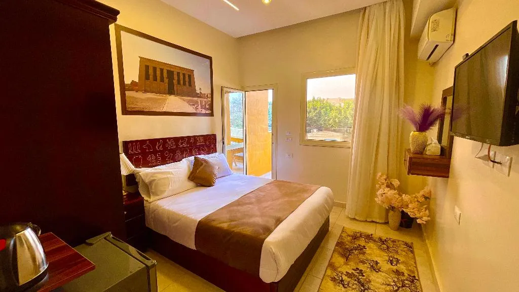 DOUBLE PREMIUM KING BED Room, Nemes Pyramids View Inn, Cairo