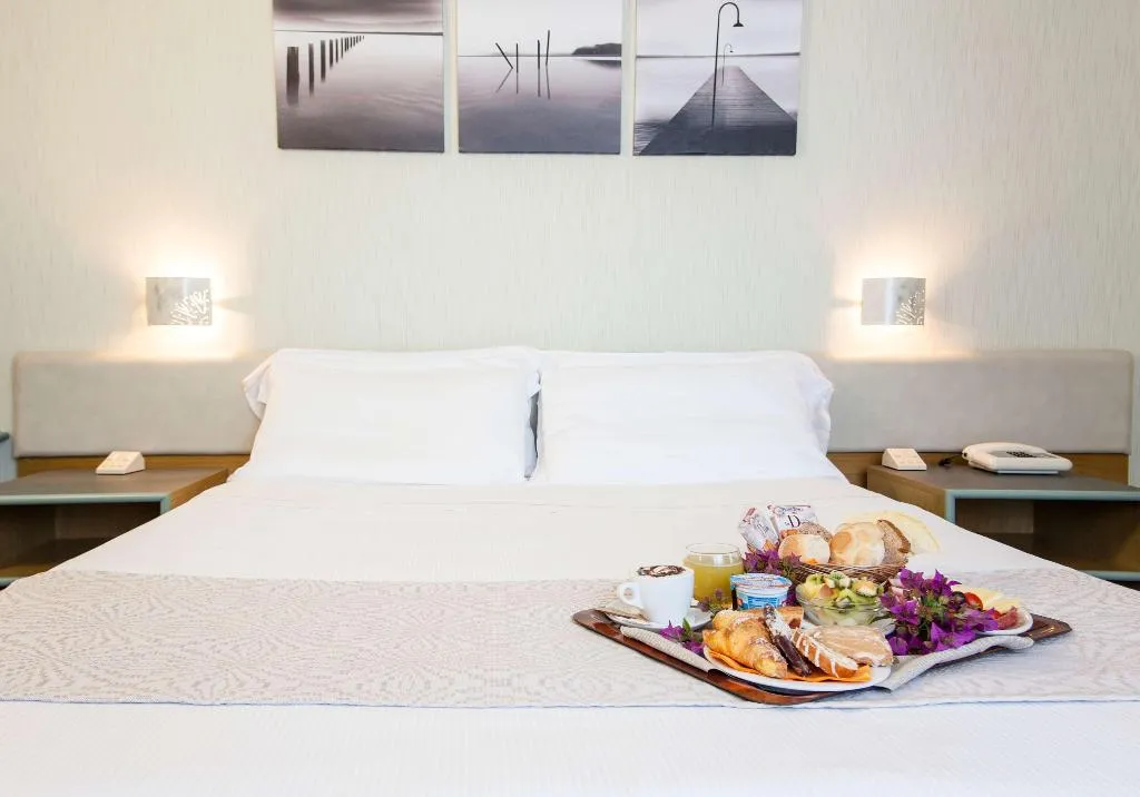 DOUBLE QUEEN SIZE BED Room, Best Western Hotel Residence Italia, Cagliari