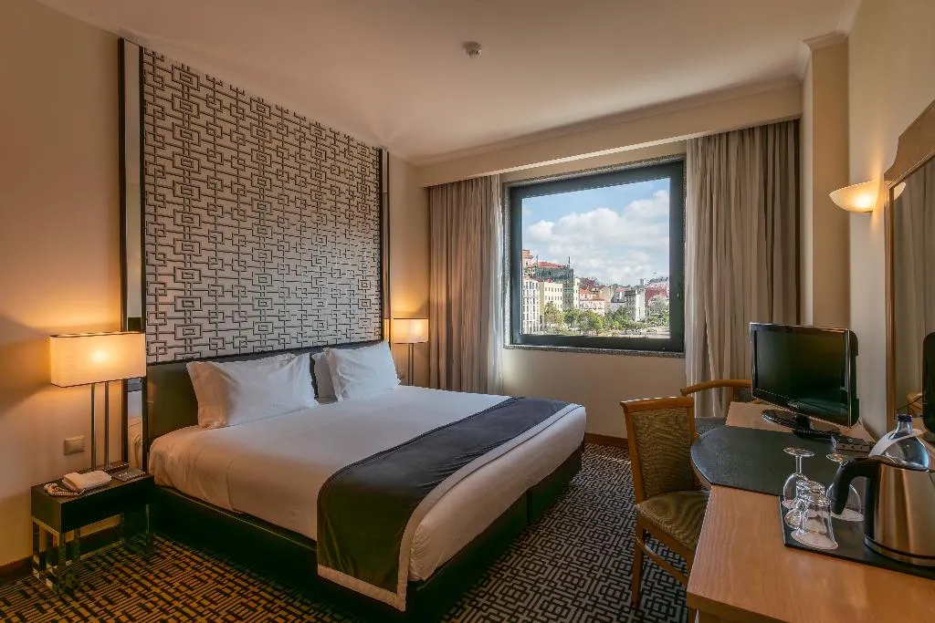 Double or Twin CAPACITY 3 Room, Mundial, Lisbon