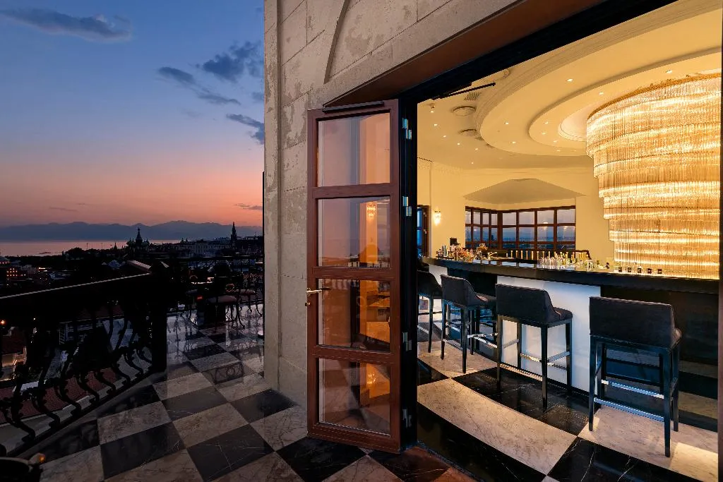Bar, Mardan Palace, Antalya