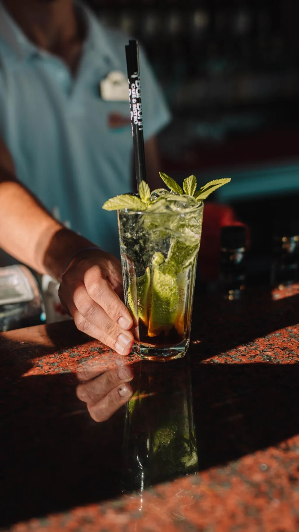 Bar, Belcehan Deluxe, Dalaman